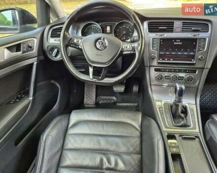 Черный Фольксваген e-Golf, объемом двигателя 0 л и пробегом 124 тыс. км за 10800 $, фото 11 на Automoto.ua