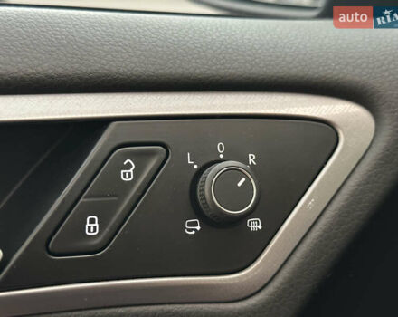 Чорний Фольксваген e-Golf, об'ємом двигуна 0 л та пробігом 122 тис. км за 9400 $, фото 24 на Automoto.ua