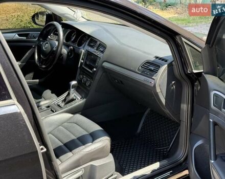 Черный Фольксваген e-Golf, объемом двигателя 0 л и пробегом 98 тыс. км за 11999 $, фото 12 на Automoto.ua