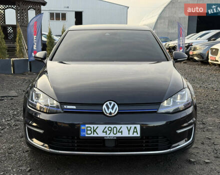 Черный Фольксваген e-Golf, объемом двигателя 0 л и пробегом 131 тыс. км за 8300 $, фото 1 на Automoto.ua
