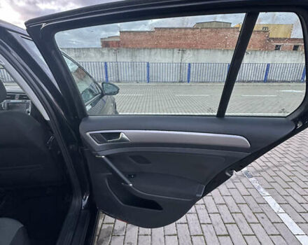 Черный Фольксваген e-Golf, объемом двигателя 0 л и пробегом 112 тыс. км за 8800 $, фото 13 на Automoto.ua