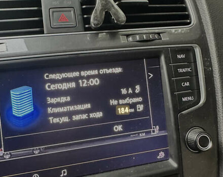 Черный Фольксваген e-Golf, объемом двигателя 0 л и пробегом 133 тыс. км за 9799 $, фото 14 на Automoto.ua