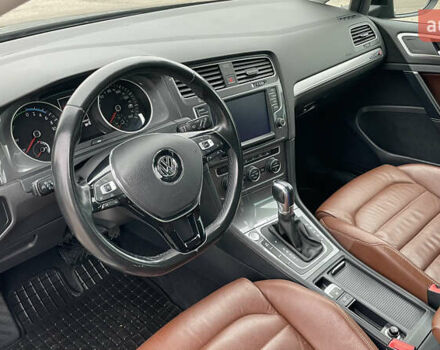 Черный Фольксваген e-Golf, объемом двигателя 0 л и пробегом 128 тыс. км за 8900 $, фото 11 на Automoto.ua