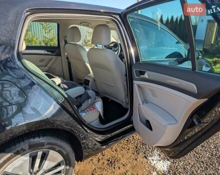 Черный Фольксваген e-Golf, объемом двигателя 0 л и пробегом 53 тыс. км за 10299 $, фото 4 на Automoto.ua