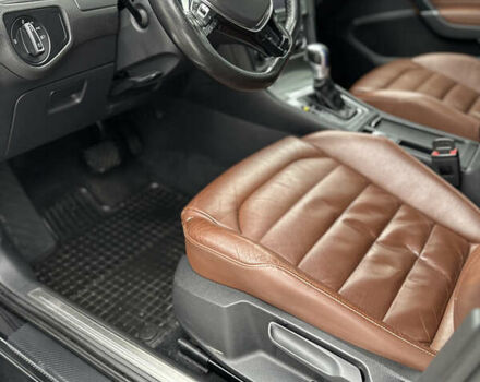 Черный Фольксваген e-Golf, объемом двигателя 0 л и пробегом 125 тыс. км за 8900 $, фото 3 на Automoto.ua