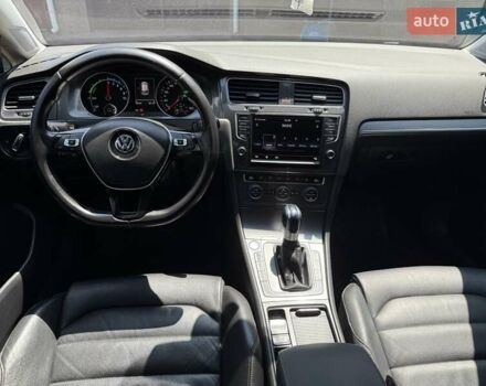 Чорний Фольксваген e-Golf, об'ємом двигуна 0 л та пробігом 98 тис. км за 12499 $, фото 10 на Automoto.ua