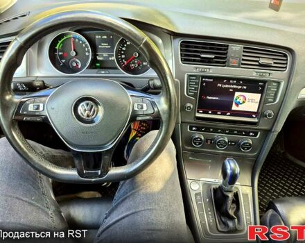 Черный Фольксваген e-Golf, объемом двигателя 85 л и пробегом 124 тыс. км за 10800 $, фото 4 на Automoto.ua