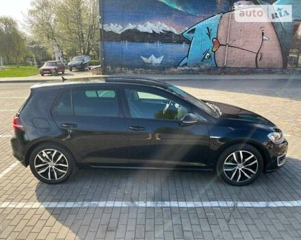 Черный Фольксваген e-Golf, объемом двигателя 0 л и пробегом 97 тыс. км за 12000 $, фото 3 на Automoto.ua