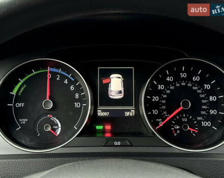 Черный Фольксваген e-Golf, объемом двигателя 0 л и пробегом 95 тыс. км за 8500 $, фото 20 на Automoto.ua