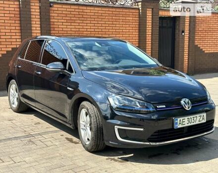 Черный Фольксваген e-Golf, объемом двигателя 0 л и пробегом 85 тыс. км за 12000 $, фото 2 на Automoto.ua