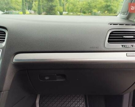 Черный Фольксваген e-Golf, объемом двигателя 0 л и пробегом 131 тыс. км за 9199 $, фото 38 на Automoto.ua