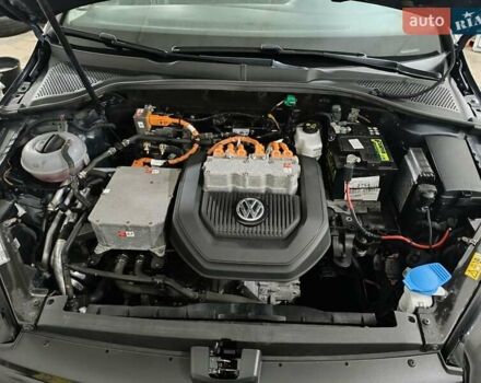Черный Фольксваген e-Golf, объемом двигателя 0 л и пробегом 159 тыс. км за 8350 $, фото 2 на Automoto.ua