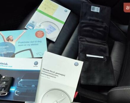 Черный Фольксваген e-Golf, объемом двигателя 0 л и пробегом 131 тыс. км за 9199 $, фото 62 на Automoto.ua