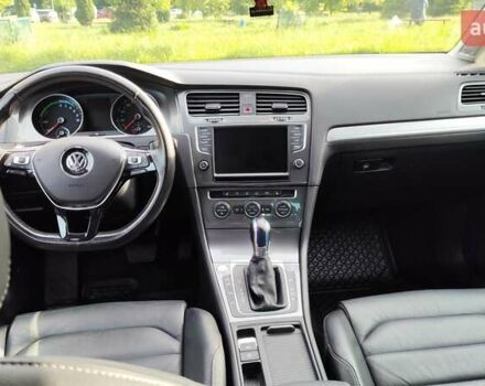 Черный Фольксваген e-Golf, объемом двигателя 0 л и пробегом 131 тыс. км за 9199 $, фото 25 на Automoto.ua