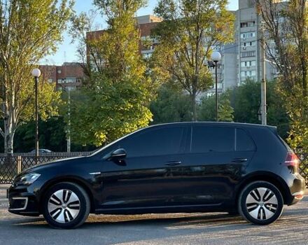 Черный Фольксваген e-Golf, объемом двигателя 0 л и пробегом 185 тыс. км за 10000 $, фото 2 на Automoto.ua