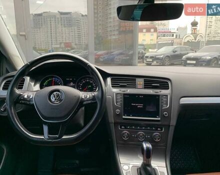 Черный Фольксваген e-Golf, объемом двигателя 0 л и пробегом 180 тыс. км за 11990 $, фото 13 на Automoto.ua