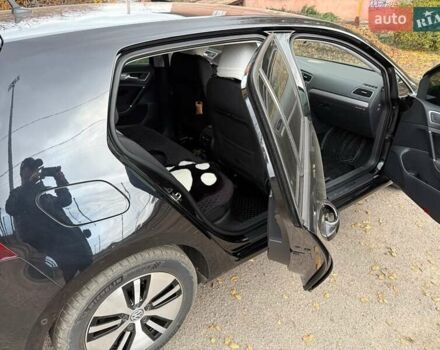 Черный Фольксваген e-Golf, объемом двигателя 0 л и пробегом 95 тыс. км за 10000 $, фото 5 на Automoto.ua