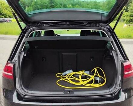 Черный Фольксваген e-Golf, объемом двигателя 0 л и пробегом 131 тыс. км за 9199 $, фото 56 на Automoto.ua
