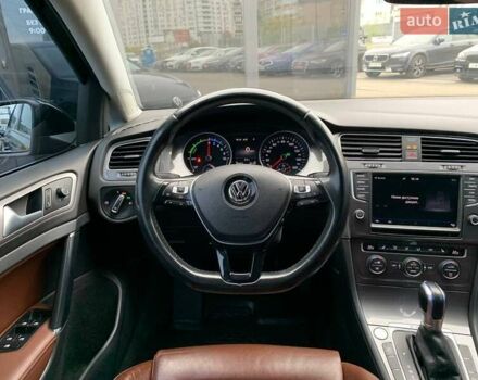 Черный Фольксваген e-Golf, объемом двигателя 0 л и пробегом 180 тыс. км за 11990 $, фото 14 на Automoto.ua