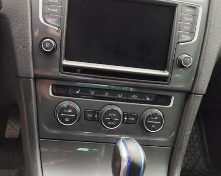 Черный Фольксваген e-Golf, объемом двигателя 0 л и пробегом 131 тыс. км за 9199 $, фото 30 на Automoto.ua