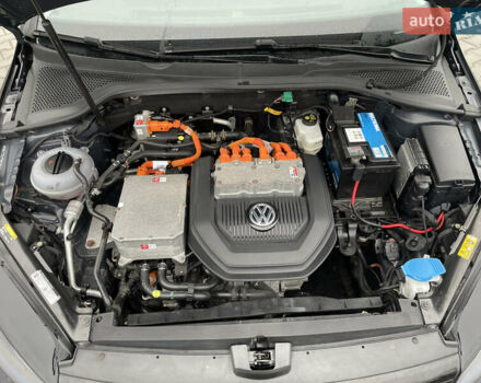 Черный Фольксваген e-Golf, объемом двигателя 0 л и пробегом 115 тыс. км за 9600 $, фото 15 на Automoto.ua