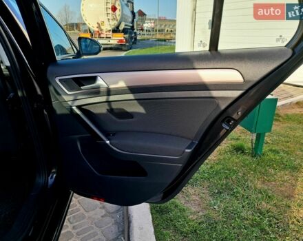 Черный Фольксваген e-Golf, объемом двигателя 0 л и пробегом 135 тыс. км за 8799 $, фото 48 на Automoto.ua