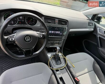 Черный Фольксваген e-Golf, объемом двигателя 0 л и пробегом 121 тыс. км за 9000 $, фото 8 на Automoto.ua