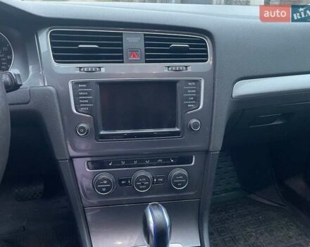 Черный Фольксваген e-Golf, объемом двигателя 0 л и пробегом 133 тыс. км за 8900 $, фото 10 на Automoto.ua