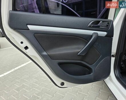 Черный Фольксваген e-Golf, объемом двигателя 0 л и пробегом 131 тыс. км за 10300 $, фото 12 на Automoto.ua