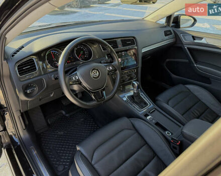 Черный Фольксваген e-Golf, объемом двигателя 0 л и пробегом 114 тыс. км за 12750 $, фото 49 на Automoto.ua