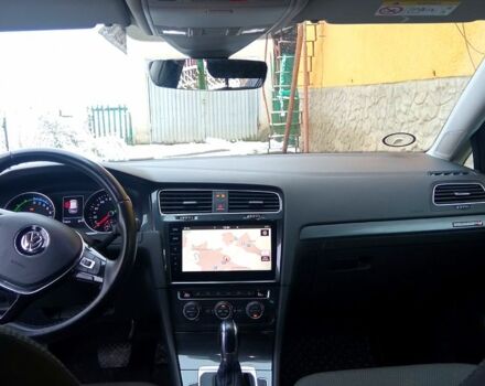 Черный Фольксваген e-Golf, объемом двигателя 100 л и пробегом 114 тыс. км за 11700 $, фото 2 на Automoto.ua