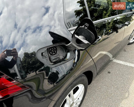 Черный Фольксваген e-Golf, объемом двигателя 0 л и пробегом 125 тыс. км за 16000 $, фото 10 на Automoto.ua