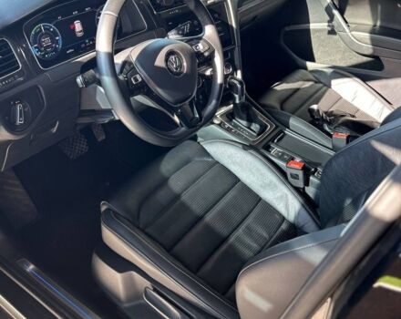 Черный Фольксваген e-Golf, объемом двигателя 0 л и пробегом 0 тыс. км за 15600 $, фото 30 на Automoto.ua