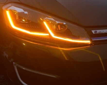 Черный Фольксваген e-Golf, объемом двигателя 0 л и пробегом 0 тыс. км за 15600 $, фото 55 на Automoto.ua