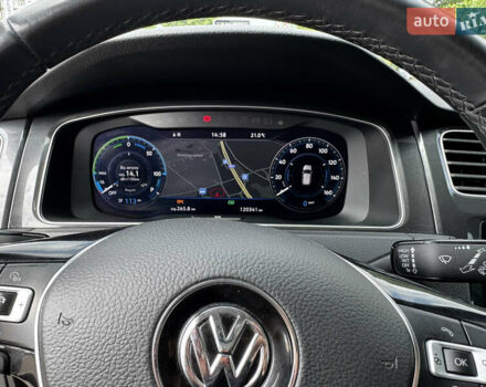 Черный Фольксваген e-Golf, объемом двигателя 0 л и пробегом 125 тыс. км за 16000 $, фото 29 на Automoto.ua