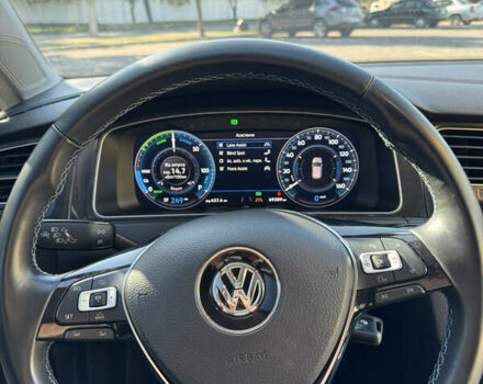Черный Фольксваген e-Golf, объемом двигателя 0 л и пробегом 69 тыс. км за 13399 $, фото 6 на Automoto.ua