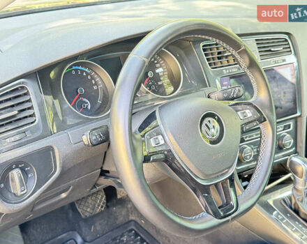 Чорний Фольксваген e-Golf, об'ємом двигуна 0 л та пробігом 115 тис. км за 12000 $, фото 17 на Automoto.ua