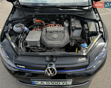 Черный Фольксваген e-Golf, объемом двигателя 0 л и пробегом 125 тыс. км за 16000 $, фото 16 на Automoto.ua