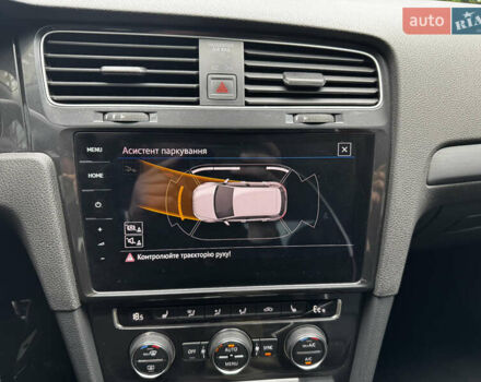 Черный Фольксваген e-Golf, объемом двигателя 0 л и пробегом 125 тыс. км за 16000 $, фото 34 на Automoto.ua