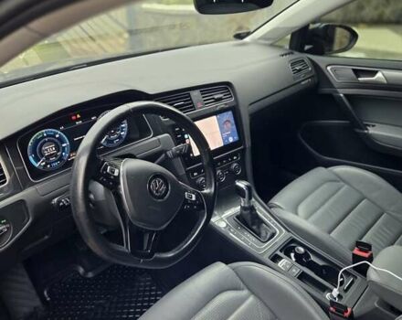 Черный Фольксваген e-Golf, объемом двигателя 0 л и пробегом 92 тыс. км за 17000 $, фото 23 на Automoto.ua