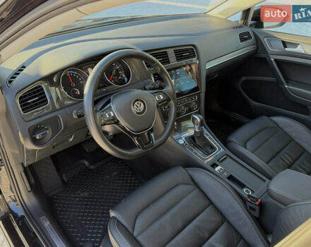 Черный Фольксваген e-Golf, объемом двигателя 0 л и пробегом 114 тыс. км за 12750 $, фото 13 на Automoto.ua