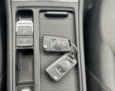 Черный Фольксваген e-Golf, объемом двигателя 0 л и пробегом 126 тыс. км за 12700 $, фото 13 на Automoto.ua