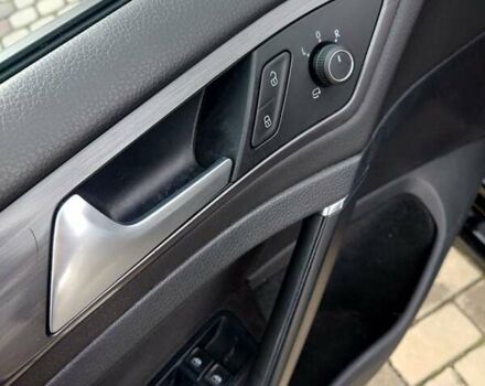 Черный Фольксваген e-Golf, объемом двигателя 0 л и пробегом 158 тыс. км за 12300 $, фото 15 на Automoto.ua