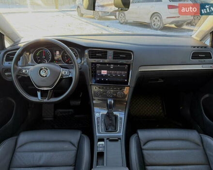 Черный Фольксваген e-Golf, объемом двигателя 0 л и пробегом 114 тыс. км за 12750 $, фото 15 на Automoto.ua