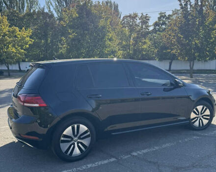 Черный Фольксваген e-Golf, объемом двигателя 0 л и пробегом 69 тыс. км за 13399 $, фото 4 на Automoto.ua