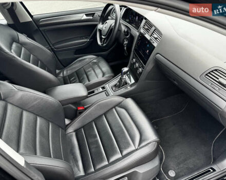 Черный Фольксваген e-Golf, объемом двигателя 0 л и пробегом 125 тыс. км за 16000 $, фото 19 на Automoto.ua