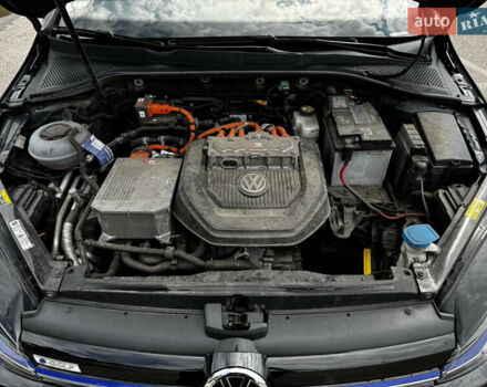 Черный Фольксваген e-Golf, объемом двигателя 0 л и пробегом 125 тыс. км за 16000 $, фото 14 на Automoto.ua