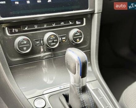 Чорний Фольксваген e-Golf, об'ємом двигуна 0 л та пробігом 87 тис. км за 12200 $, фото 23 на Automoto.ua