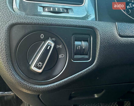 Черный Фольксваген e-Golf, объемом двигателя 0 л и пробегом 65 тыс. км за 13940 $, фото 11 на Automoto.ua