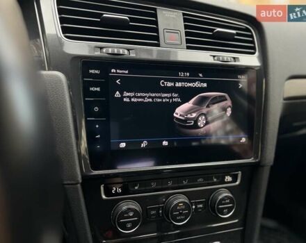 Черный Фольксваген e-Golf, объемом двигателя 0 л и пробегом 200 тыс. км за 15450 $, фото 3 на Automoto.ua